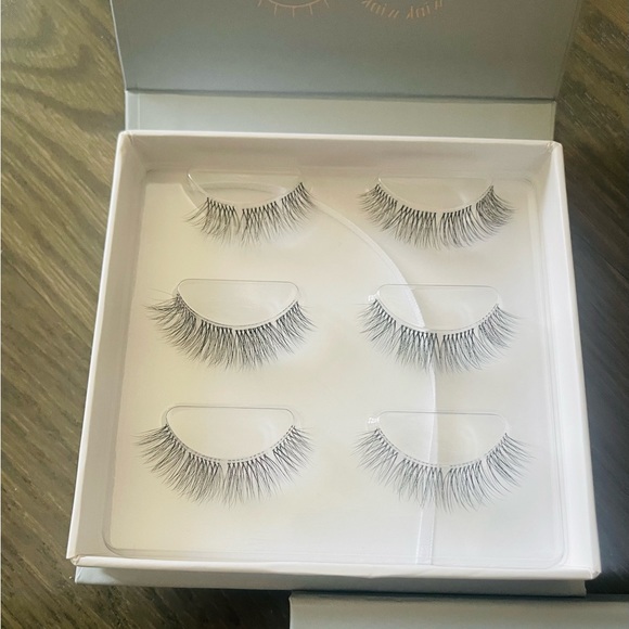 Flutter Habit Shorties Faux Mink Eyelashes - Picture 3 of 3